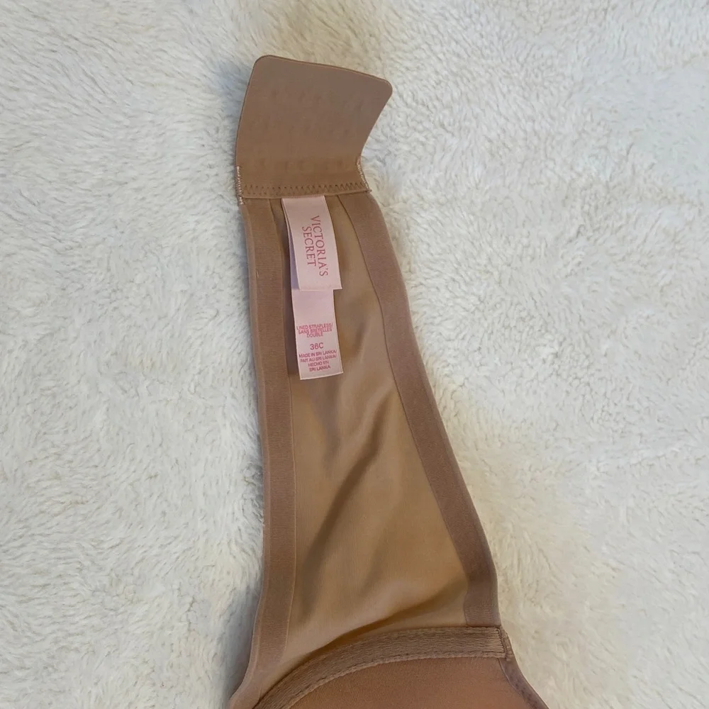 Victoria's Secret Strapless Nude Bra - 36C - EUC - Picture 5 of 7